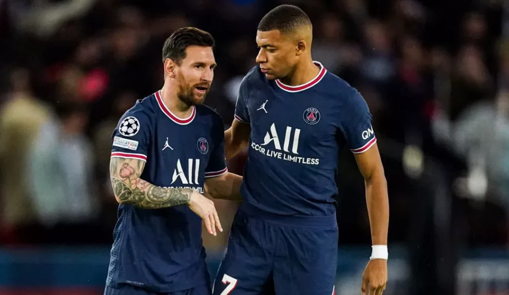 Rooney tells Mbappe: "You're not in the same league as Messi."