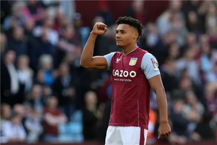 Silvestre Opposes Eze’s Potential Switch to Arsenal 