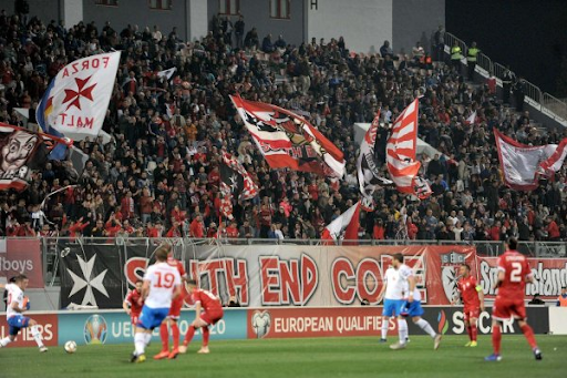 How do the football competitions at Malta work?