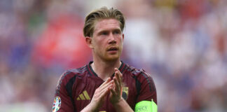 Football player De Bruyne – An icon of talent and top-level tactics on the pitch.