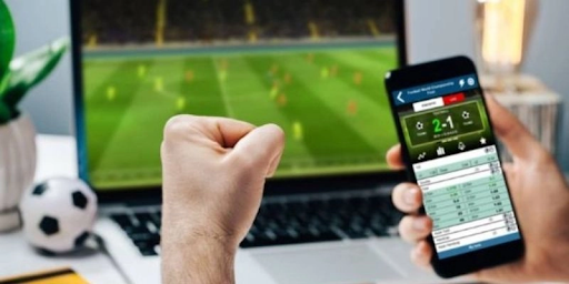 Betting Odds Movements Can Reveal Useful Signals Before Kickoff