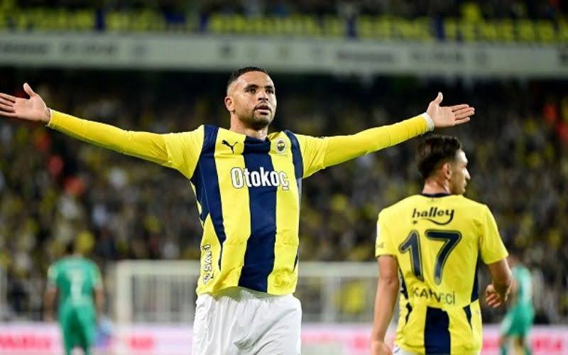 Forward Youssef En-Nesyri has an impressive jump