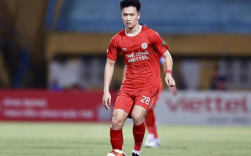 Nguyen Hoang Duc in the The Cong Viettel shirt with his familiar number 28