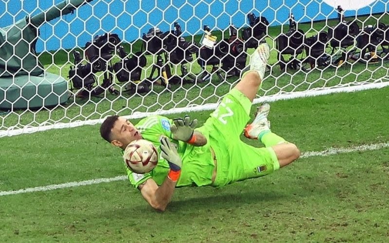 Emiliano Martínez has made a special mark in penalty shootouts